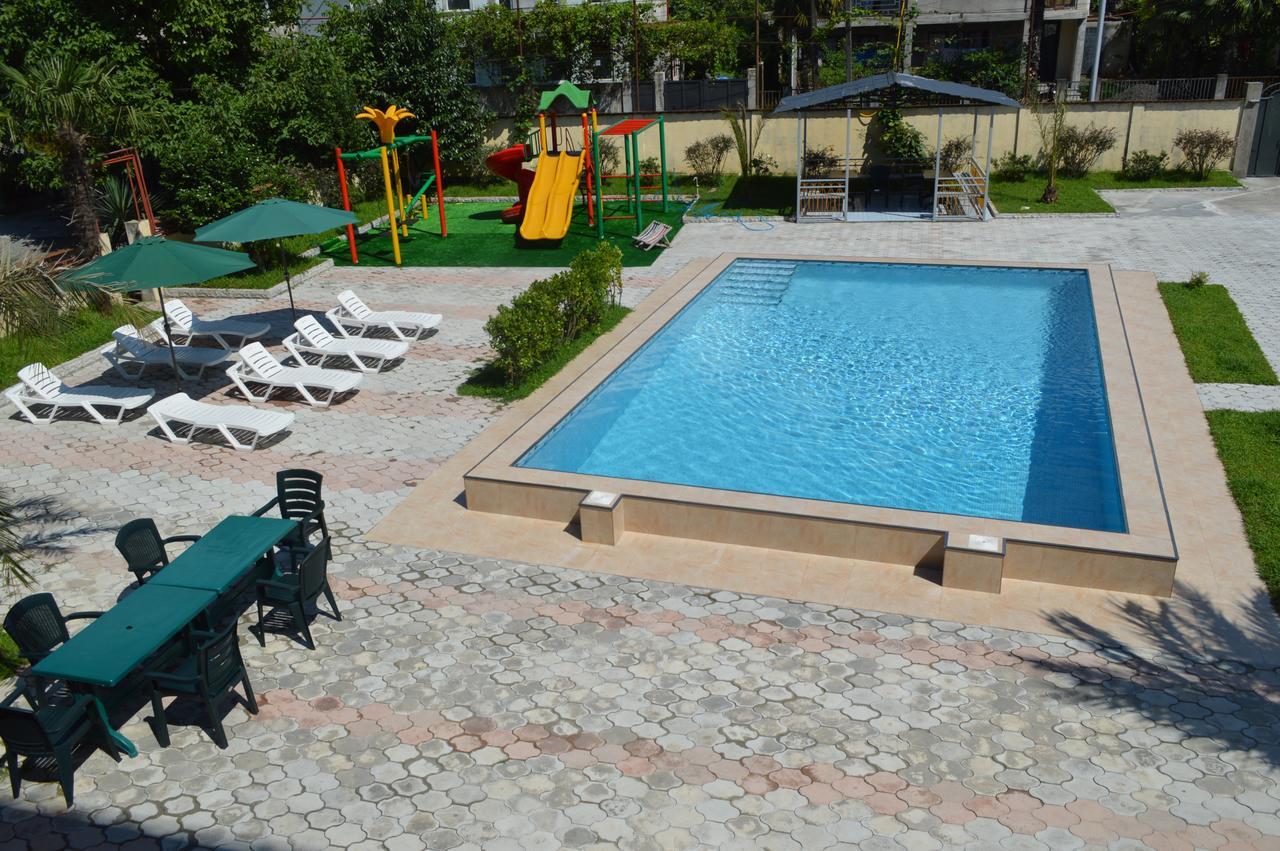 Hotel Buta Batumi Luaran gambar